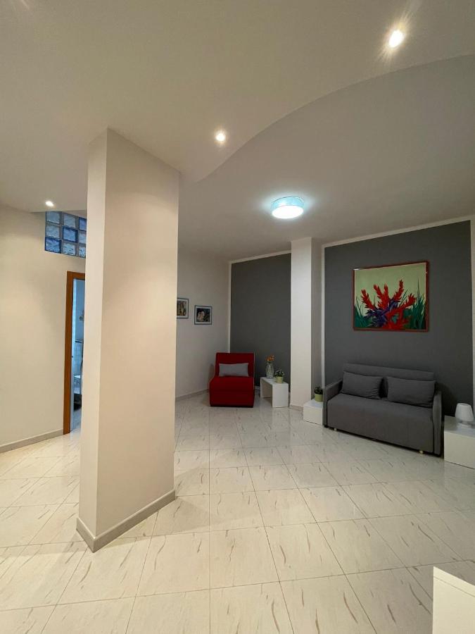 Comfort Apartment And Terrace Nel Cuore Di Bari Extérieur photo